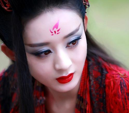 陈妍希赵丽颖浓妆pk陈妍希惨输图