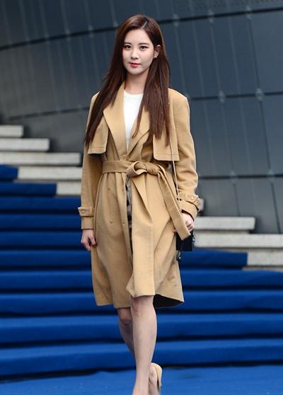 韩国女星林允儿孙艺珍金赛纶秋季最新服饰