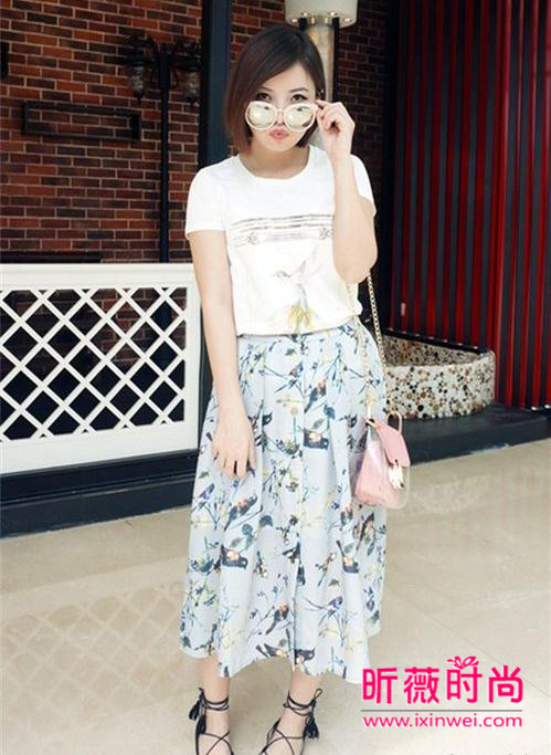 半身裙怎么搭配上衣好看街拍美女上衣半身裙好淑女