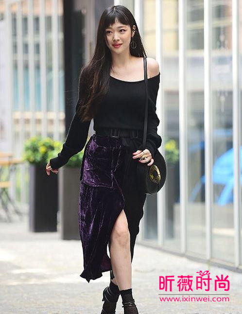 最新韩国女星夏季街拍清新甜美搭配时尚气质