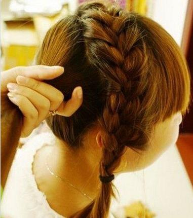 简单的短发发型扎法:2款蓬松有层次感的短发扎发